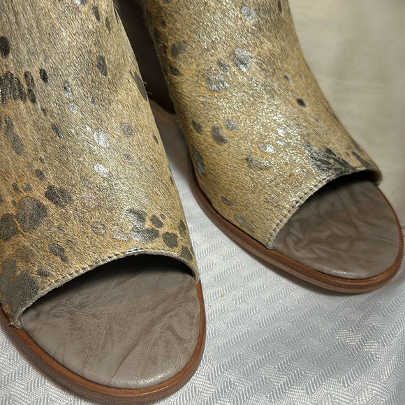 Trask Brand “Parker” shoes heels sandals leopard open toe 10M NIB silver - Picture 4 of 10